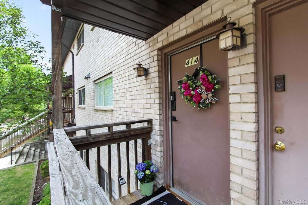 Photo of 26 Cooper Road #414, Poughkeepsie, NY 12603 (MLS # 1020103)