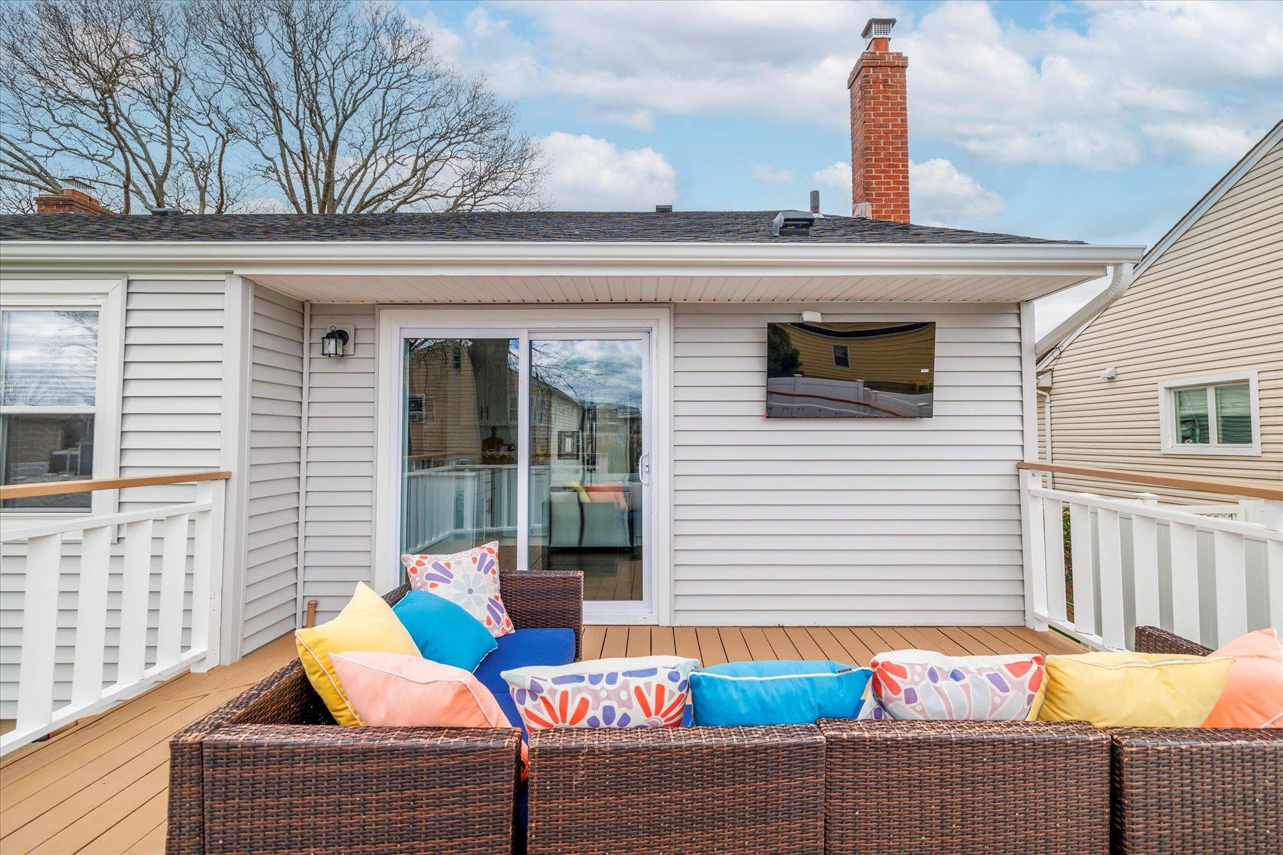 322 Dennis Street, Oceanside, New York image 35