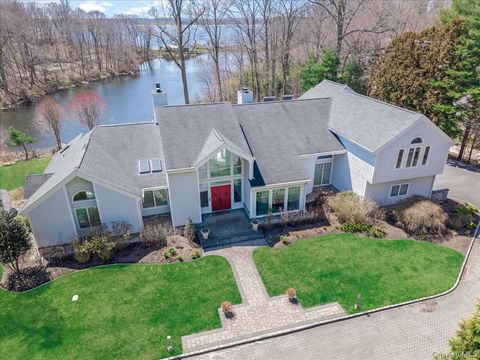 19 Mallard Drive Lloyd Harbor NY 11743