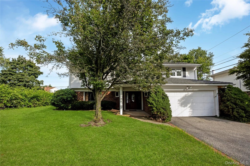 Photo of 29 Randy Lane, Plainview, NY 11803 (MLS # 1047771)
