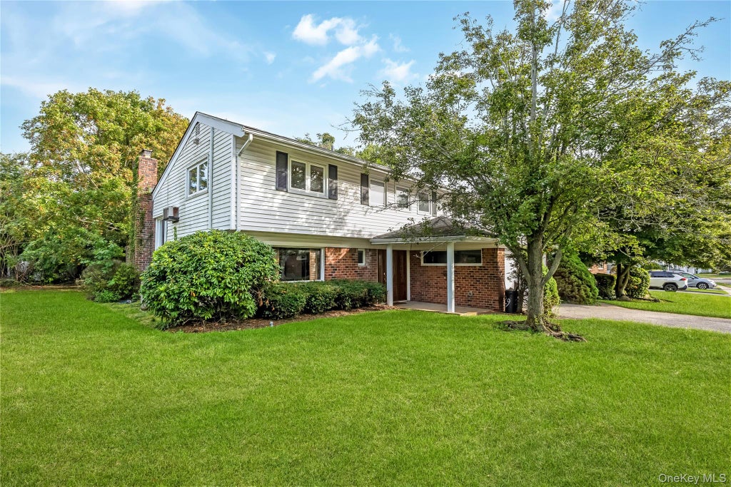 Photo of 29 Randy Lane, Plainview, NY 11803 (MLS # 1047771)