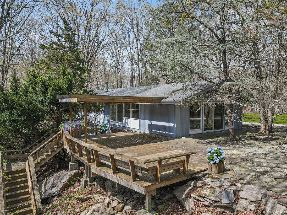 9 E Cradle Rock Road