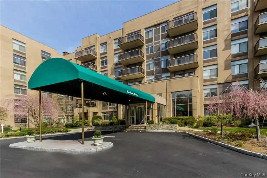 Photo of 35 N Chatsworth Avenue #2Q, Larchmont, NY 10538 (MLS # 957769)