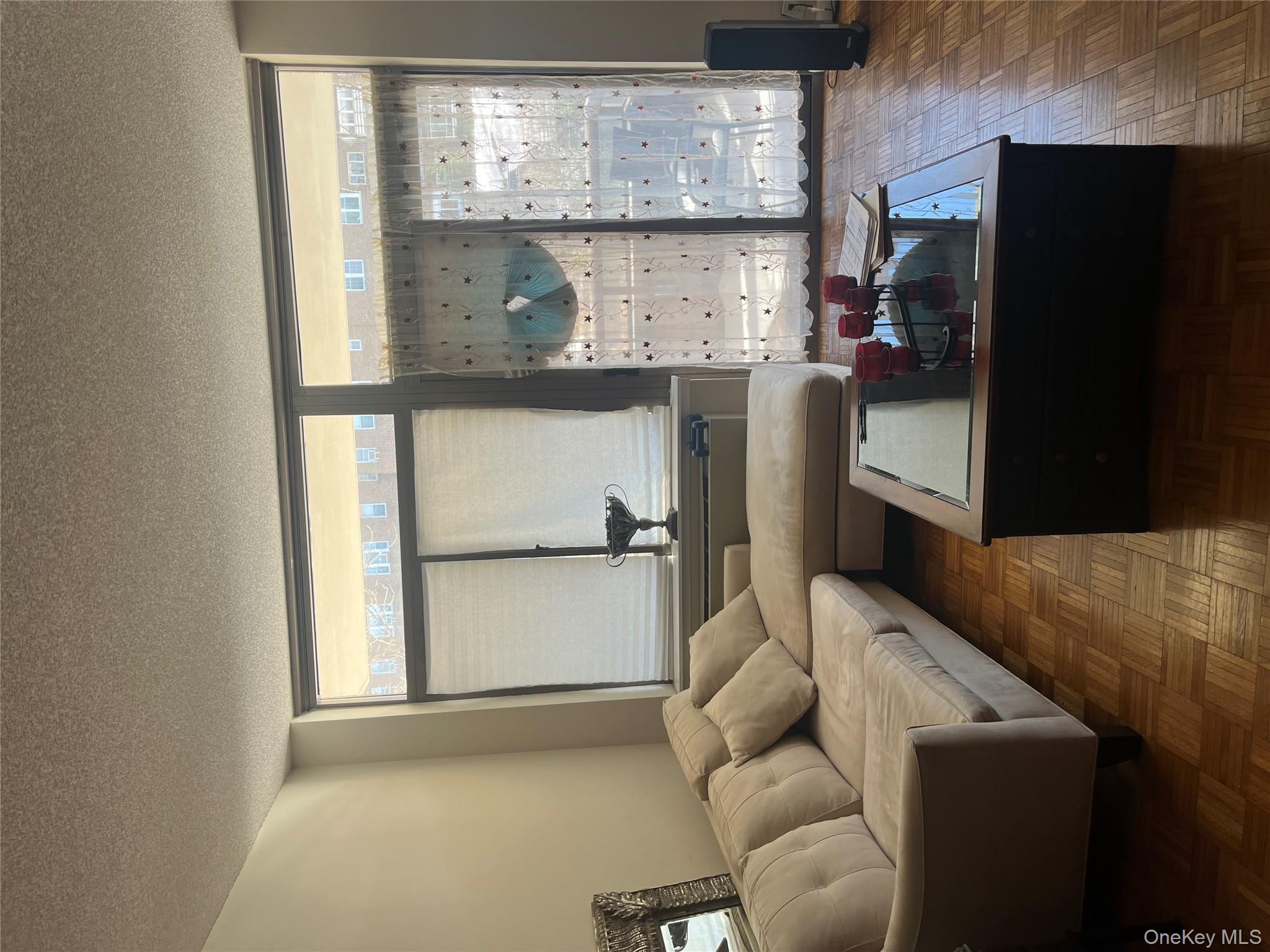 35 N Chatsworth Avenue 2Q