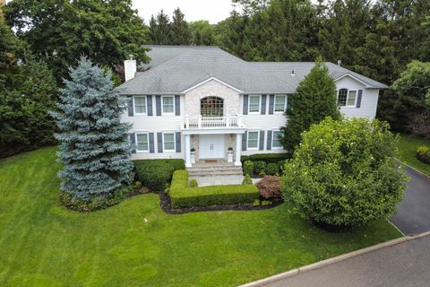 2 Gail Terrace Glen Cove NY 11542