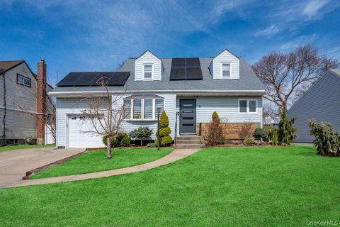 11 Karen Street West Babylon NY 11704