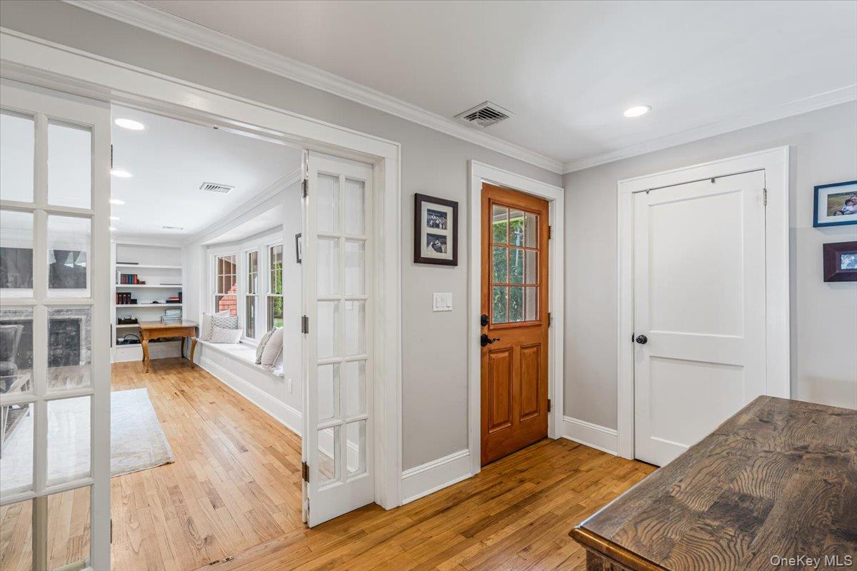 Sands Point, New York 11050, United States, 4 Bedrooms Bedrooms, ,3 BathroomsBathrooms,Residential,Active,138174