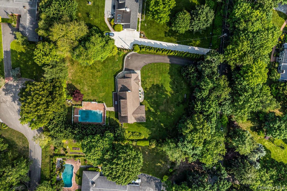 130 Sands Point Road