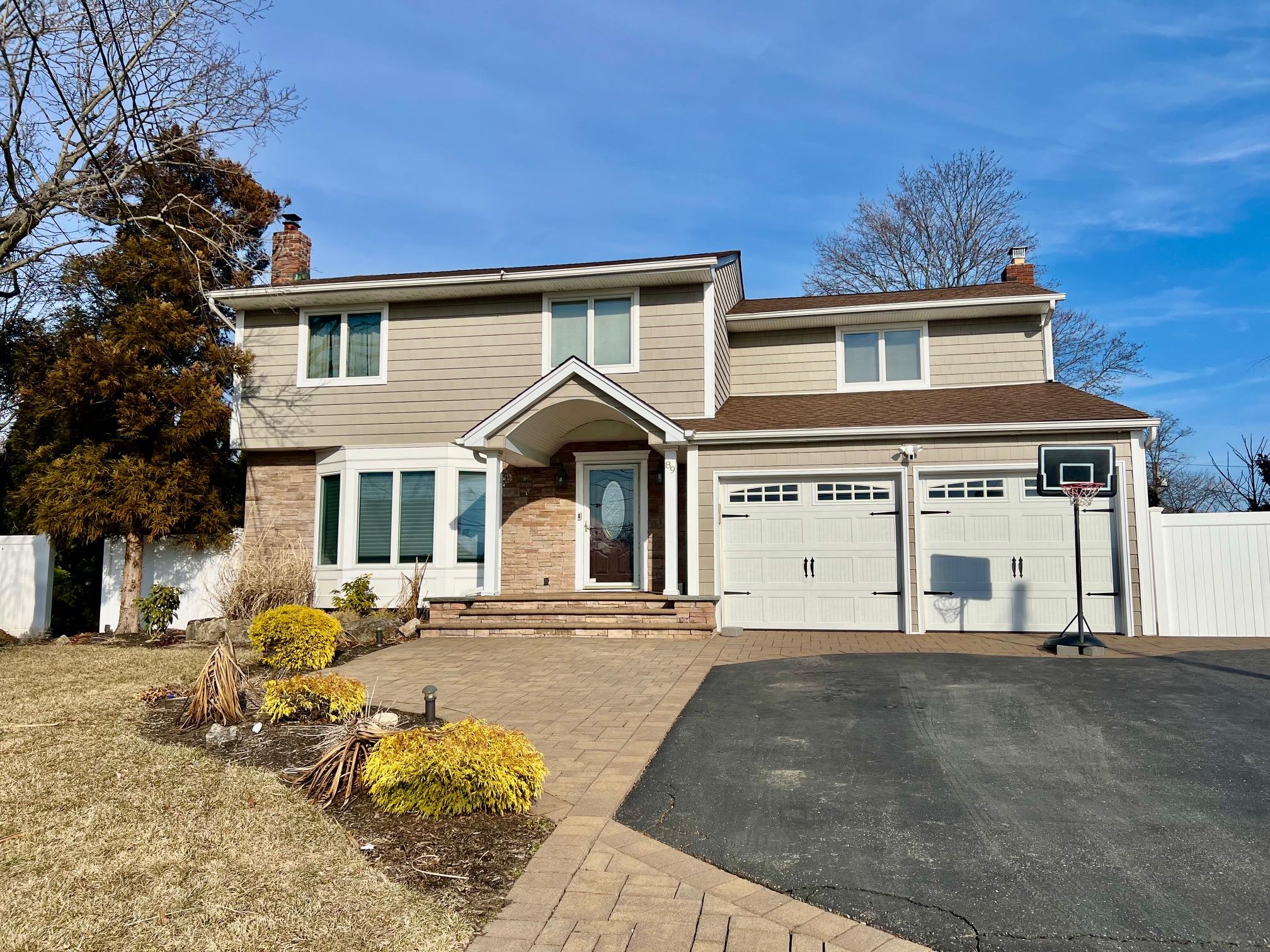 89 Western Avenue, Deer Park, New York image 1