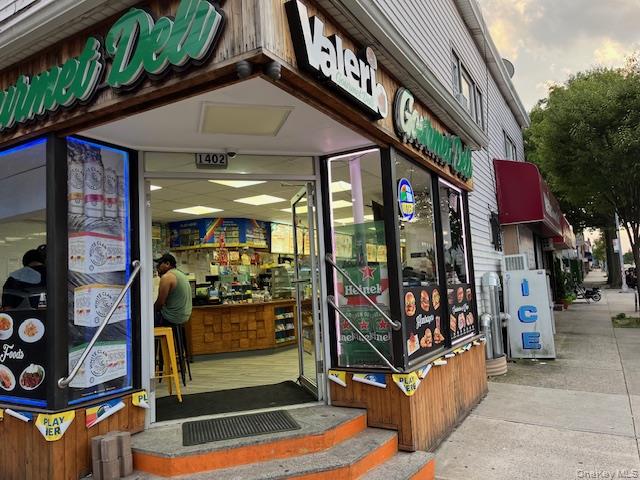 14-02 Clintonville Street