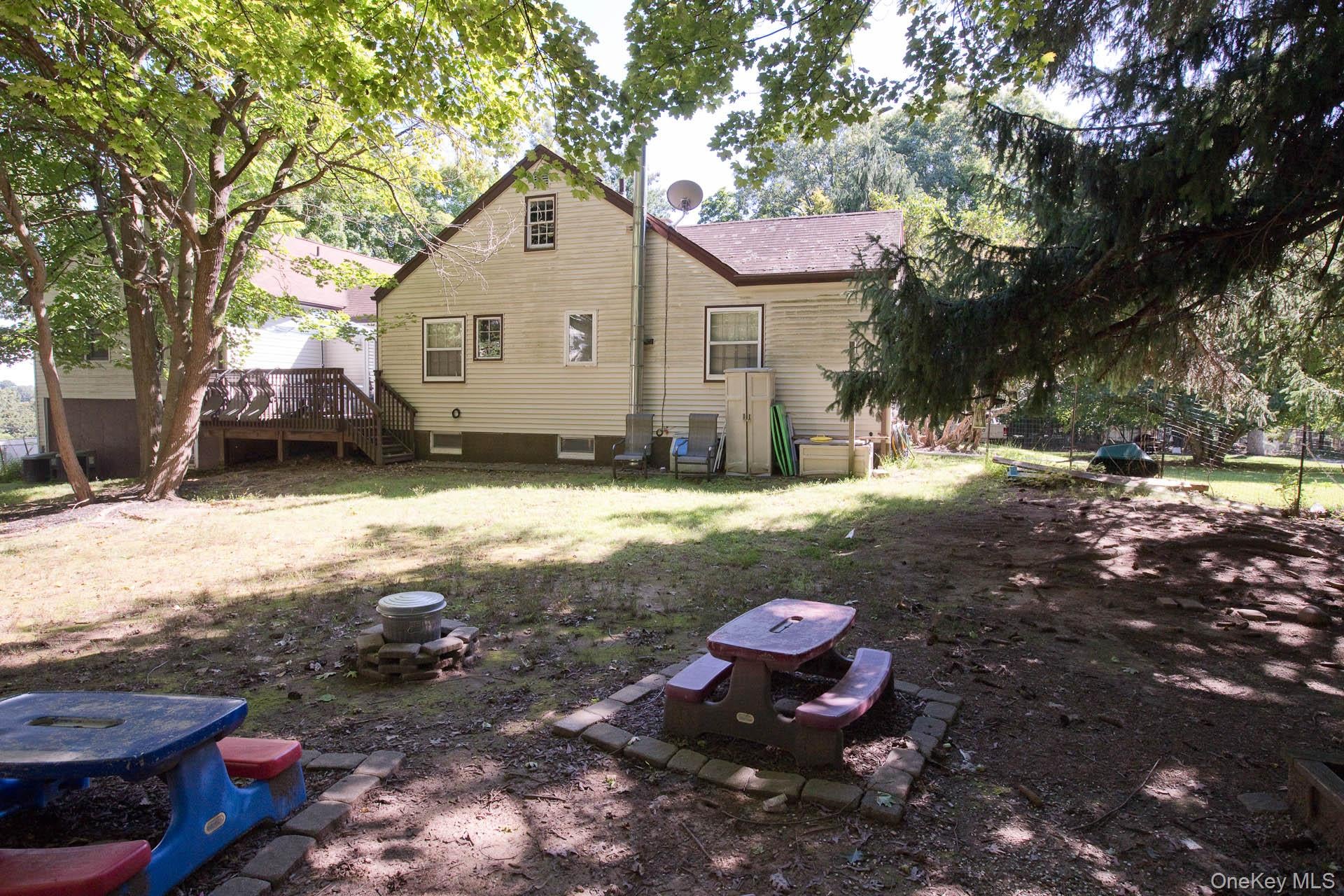 586 Union Road