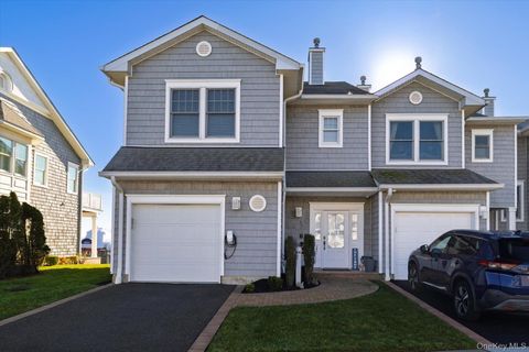 54 Ocean Watch Court 54 Freeport NY 11520