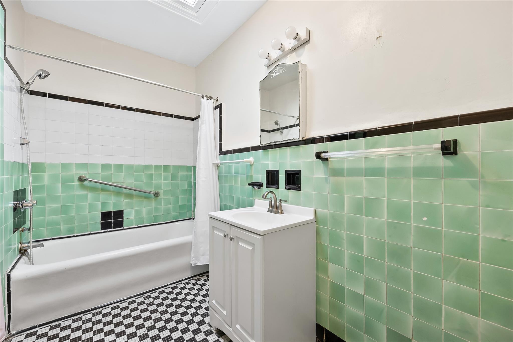 29-03 167th Street, Flushing, New York image 15
