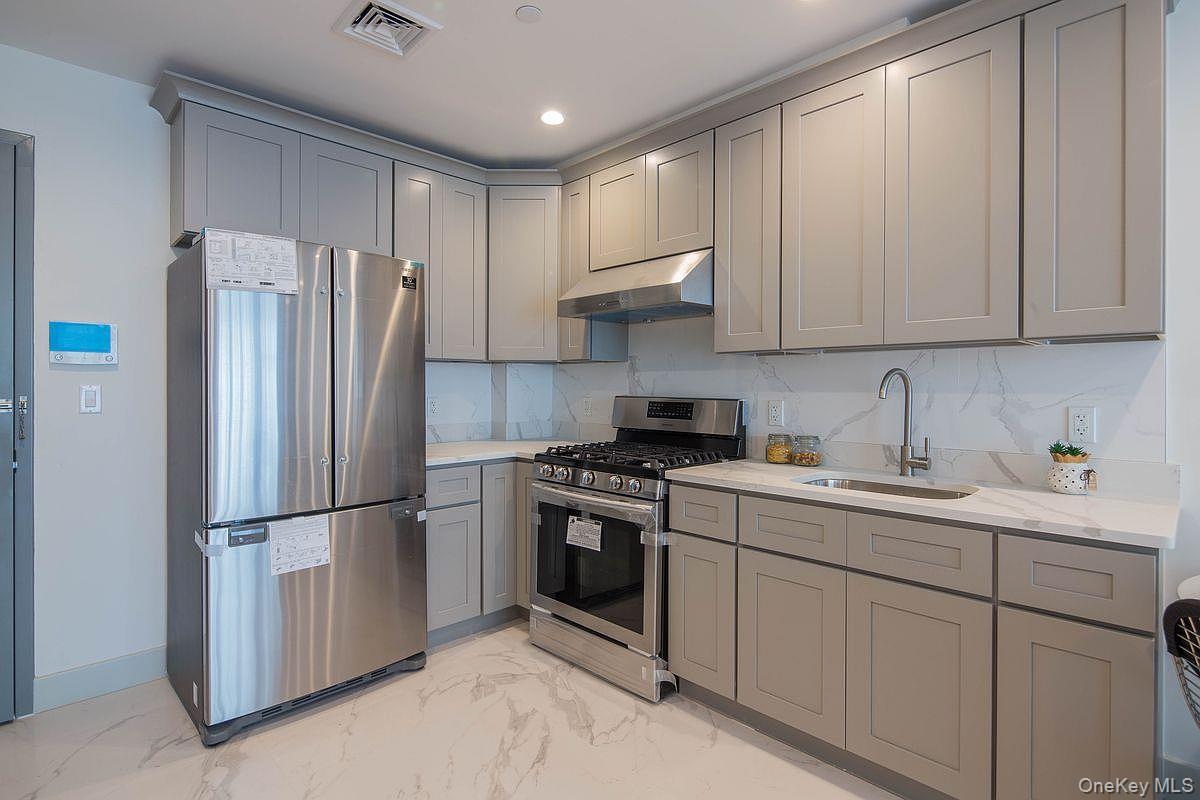 141-26 Northern Boulevard 10B