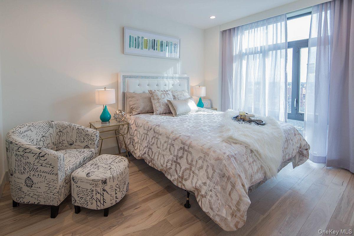 141-26 Northern Boulevard 10B