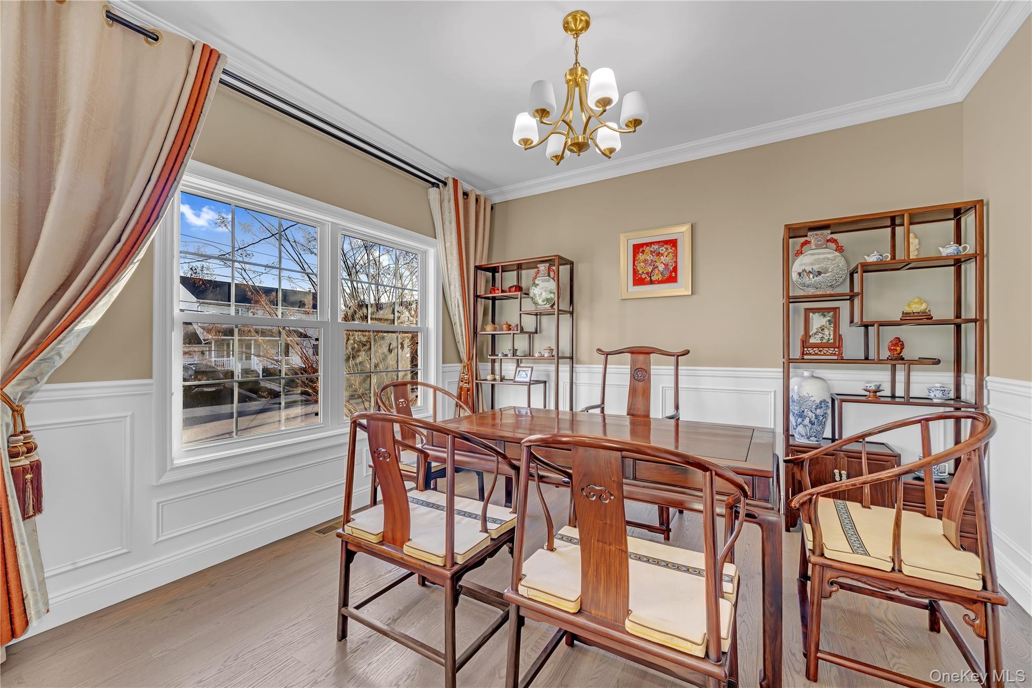 76 Northern Parkway W