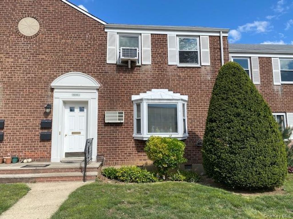Photo of 263-06 73rd Avenue #A-2, Glen Oaks, NY 11004 (MLS # 988062)