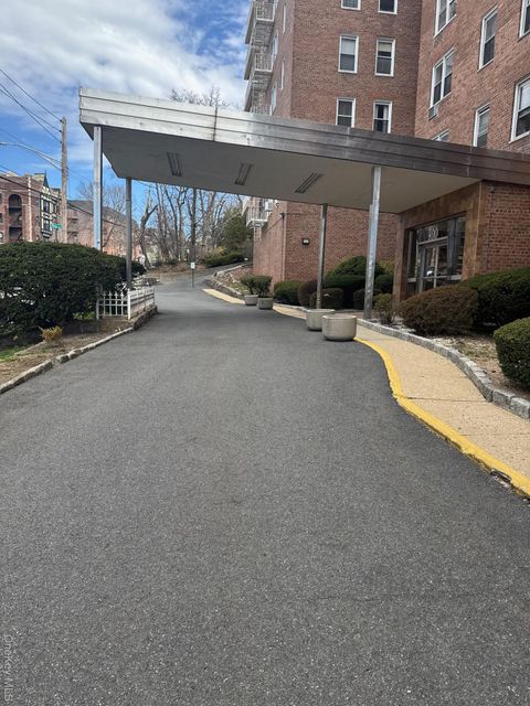Homes For Sale - 300 North Broadway #2MN<br/> Yonkers, NY 10701