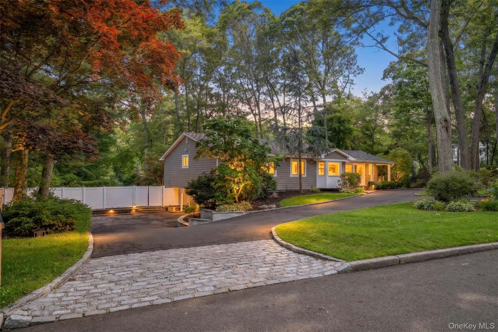 Photo of 2 Rawlings Drive, Melville, NY 11747 (MLS # 1017283)