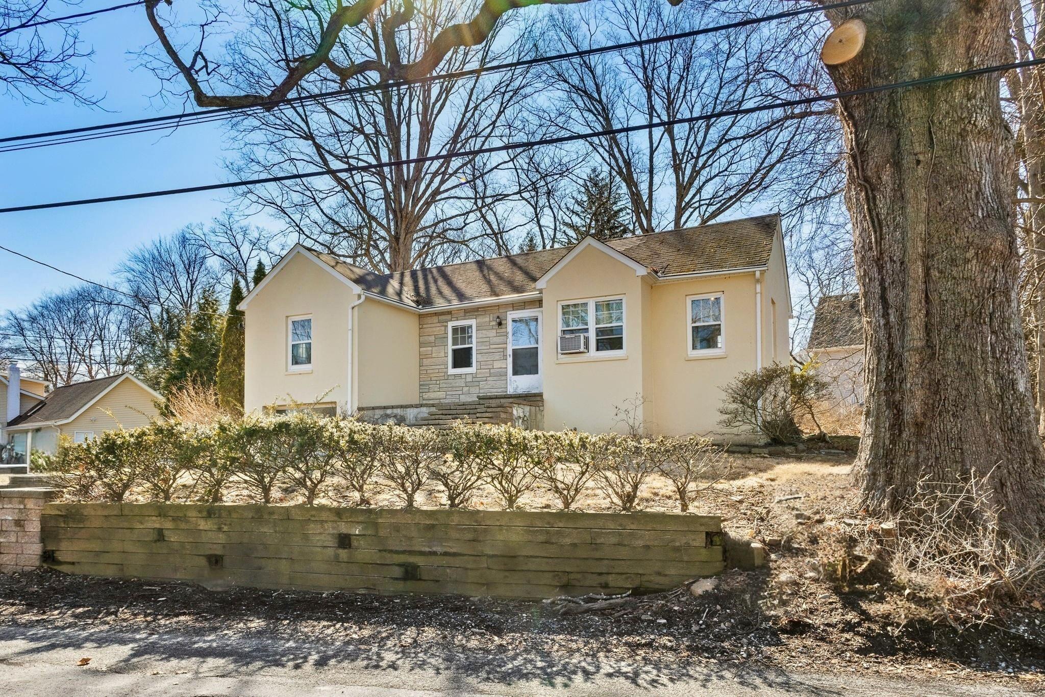 49 Old Schoolhouse Road, New City, New York image 2