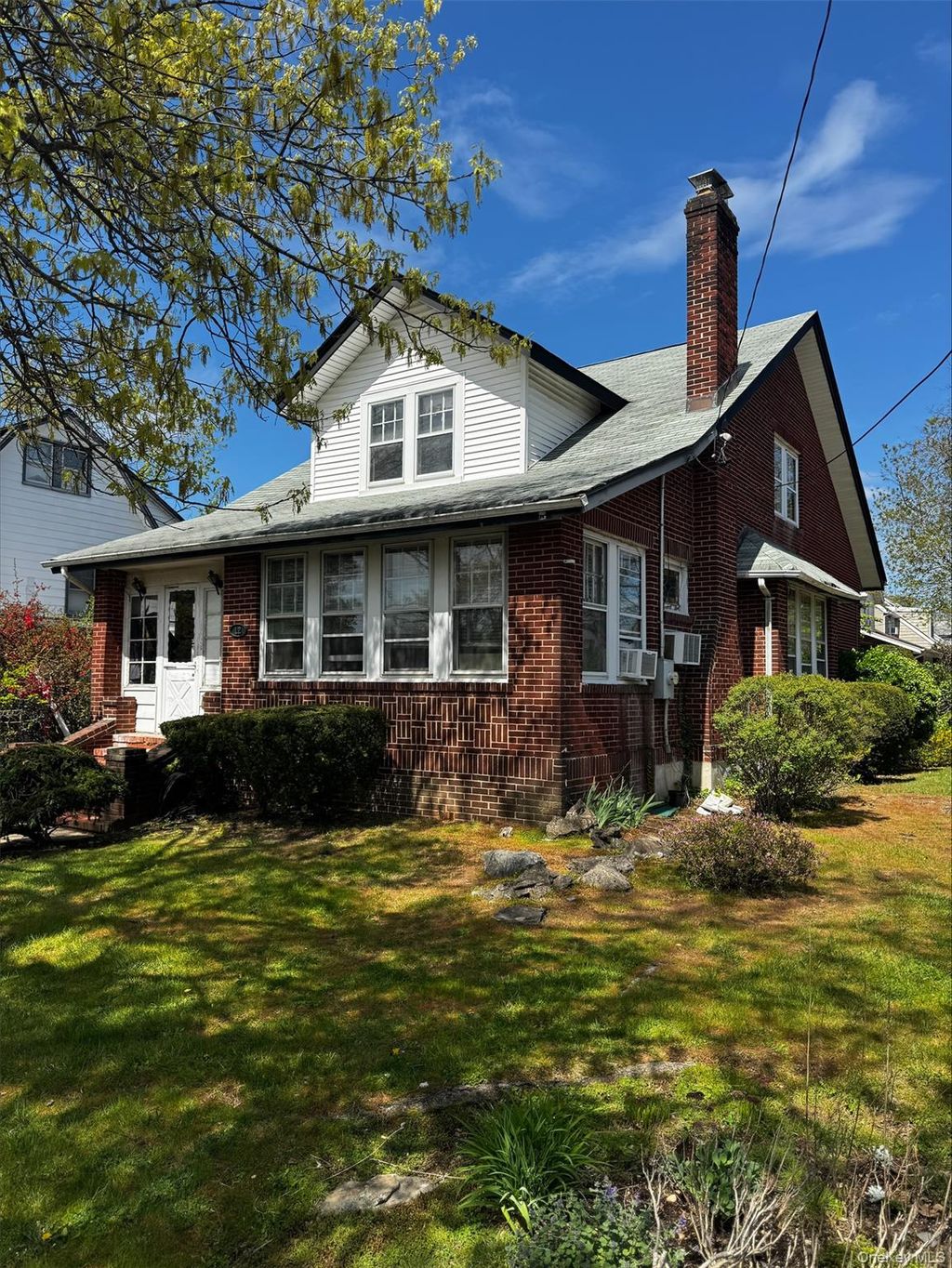 Photo of 12 Harvard Avenue, Hewlett, NY 11557 (MLS # 994082)