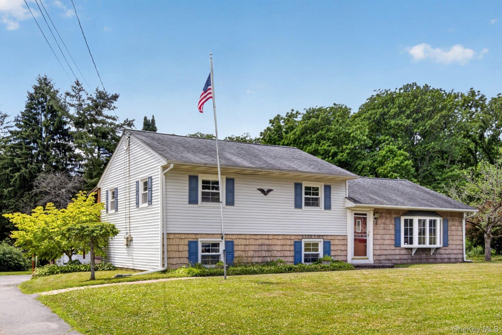 Photo of 20 Hudson Drive, New Windsor, NY 12553 (MLS # 1014237)