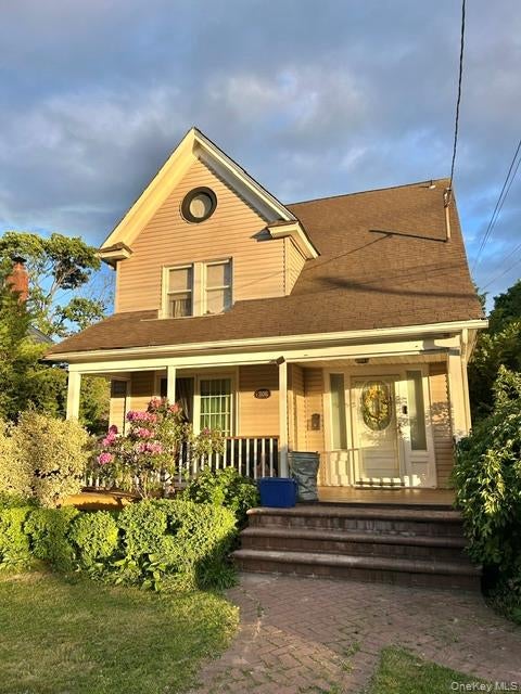 Photo of 806 Miller Place, Baldwin, NY 11510 (MLS # 1012590)