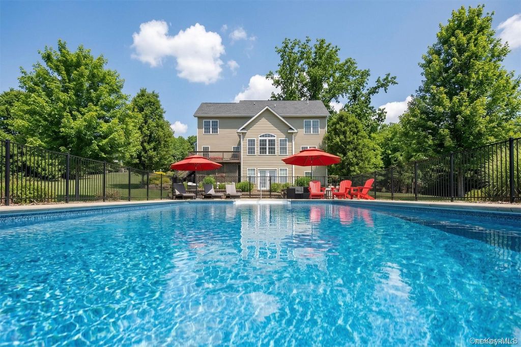 Photo of 25 Roundhill Road, Hopewell Junction, NY 12533 (MLS # 964453)