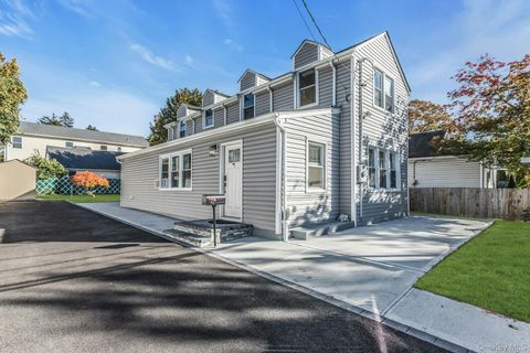 Homes For Sale - 42 13th Street<br/> Locust Valley, NY 11560