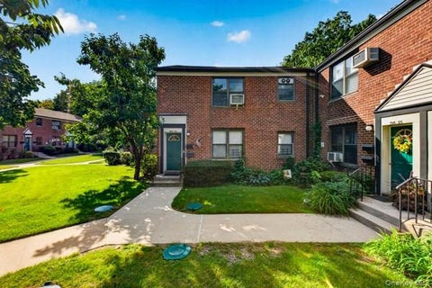 Homes For Sale - 196-23 73rd Ave Ave #2<br/> Fresh Meadows, NY 11365