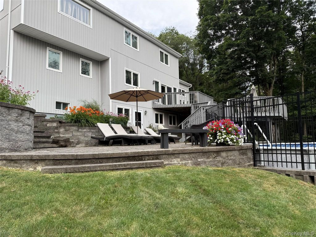 Photo of 7 Tundra Terrace, Cornwall, NY 12518 (MLS # 969983)