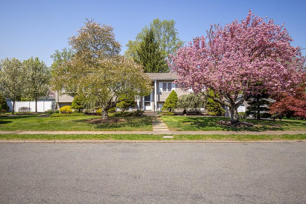 6 Heather Lane, Orangeburg, New York image 2