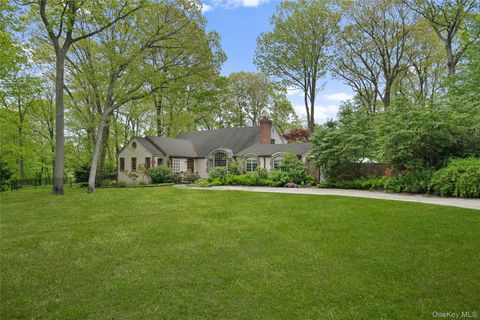 Homes For Sale - 68 Flower Hill Road<br/> Huntington, NY 11743