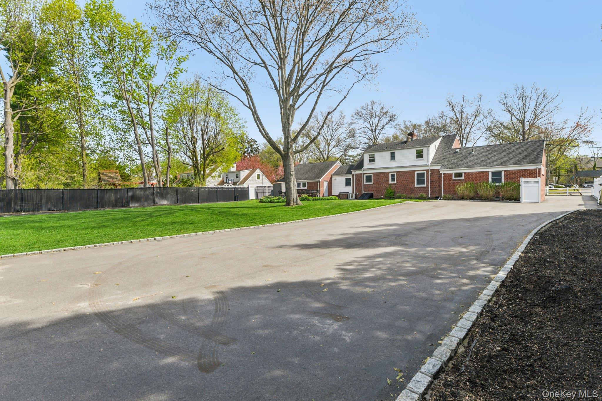 1 Huntington Bay Road
