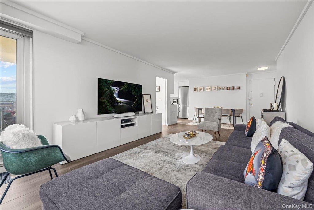 Photo of 555 Kappock Street #6P, Bronx, NY 10463 (MLS # 1038182)