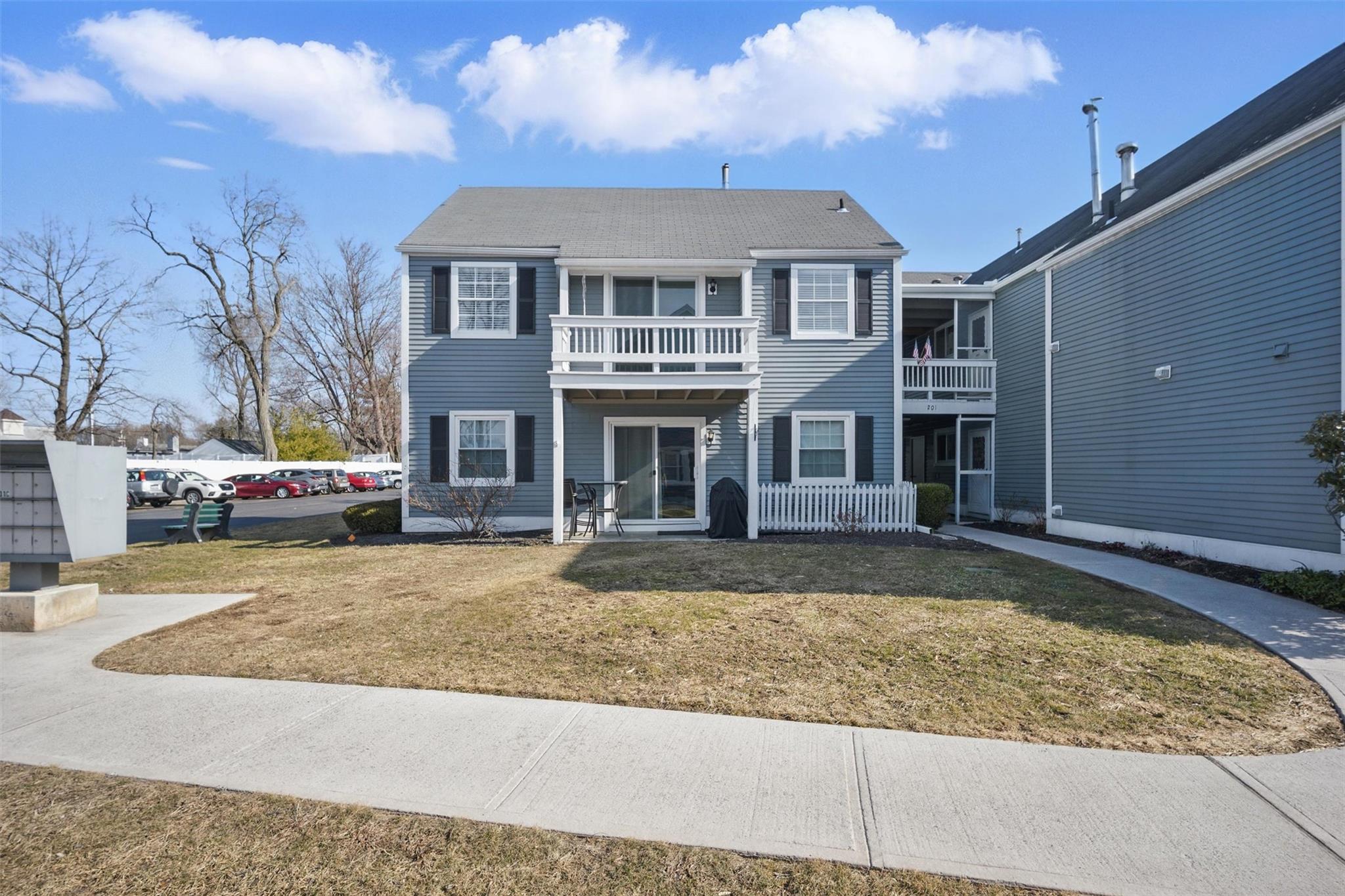 Commons Way Unit E Way, Fishkill, New York - 1 Bedrooms  
1 Bathrooms  
5 Rooms - 