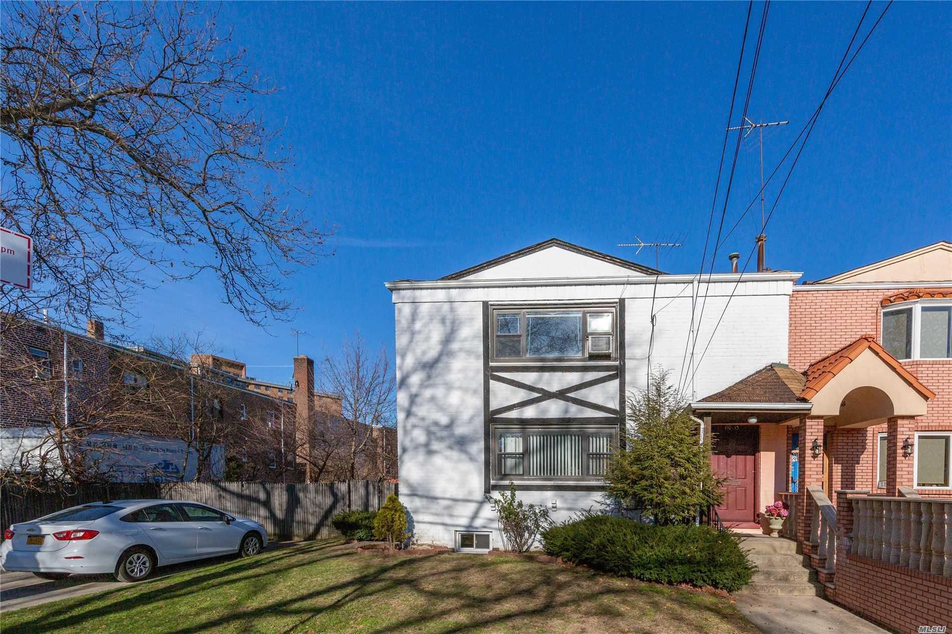 63 Avenue 2 Fl, Forest Hills, Queens, NY - 2 Bedrooms  
1 Bathrooms  
4 Rooms - 