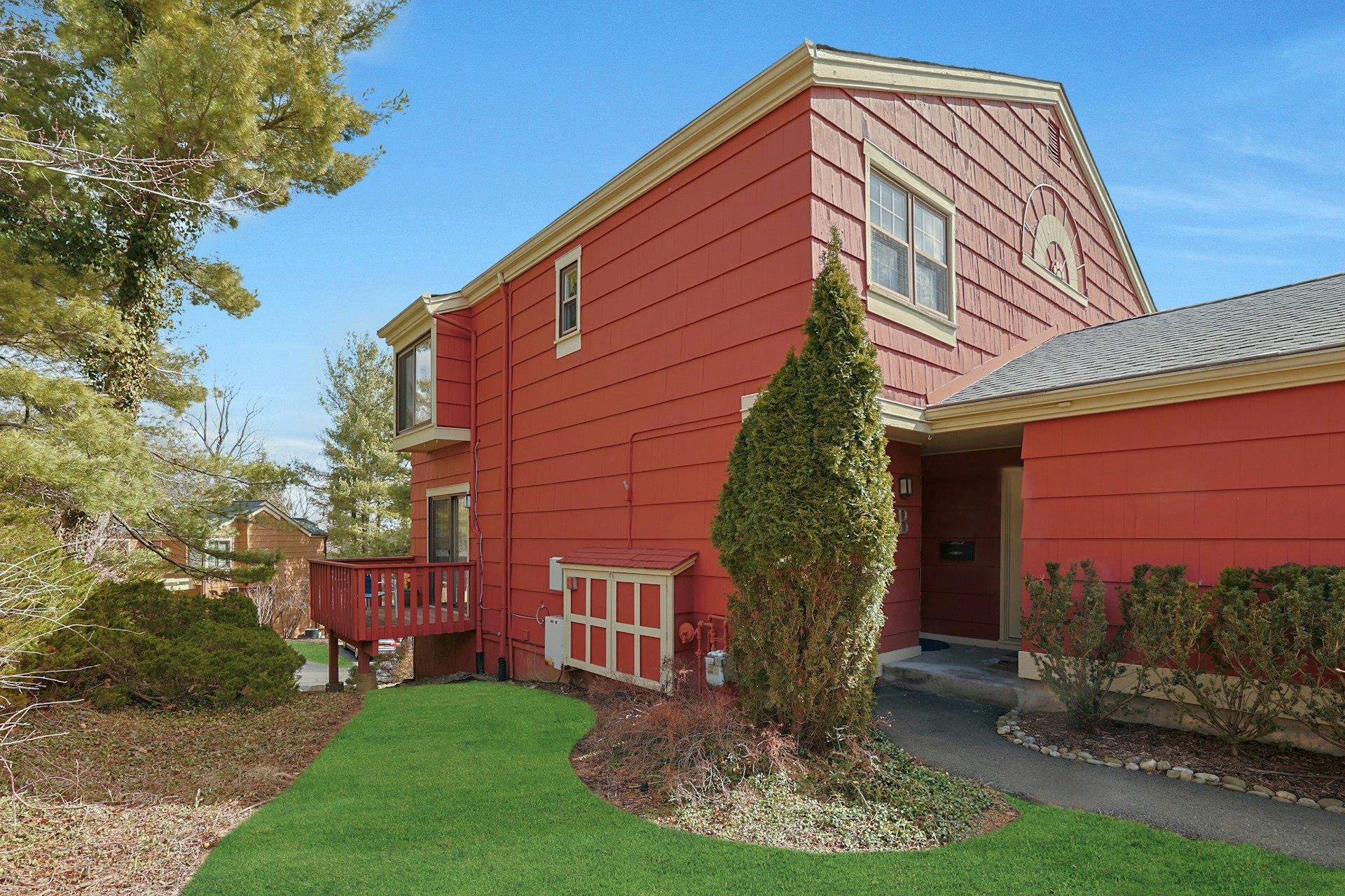 80 Branchwood Lane, Nanuet, New York image 2