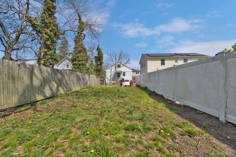 Homes For Sale - 692 Beck Street St<br/> Hempstead, NY 11553