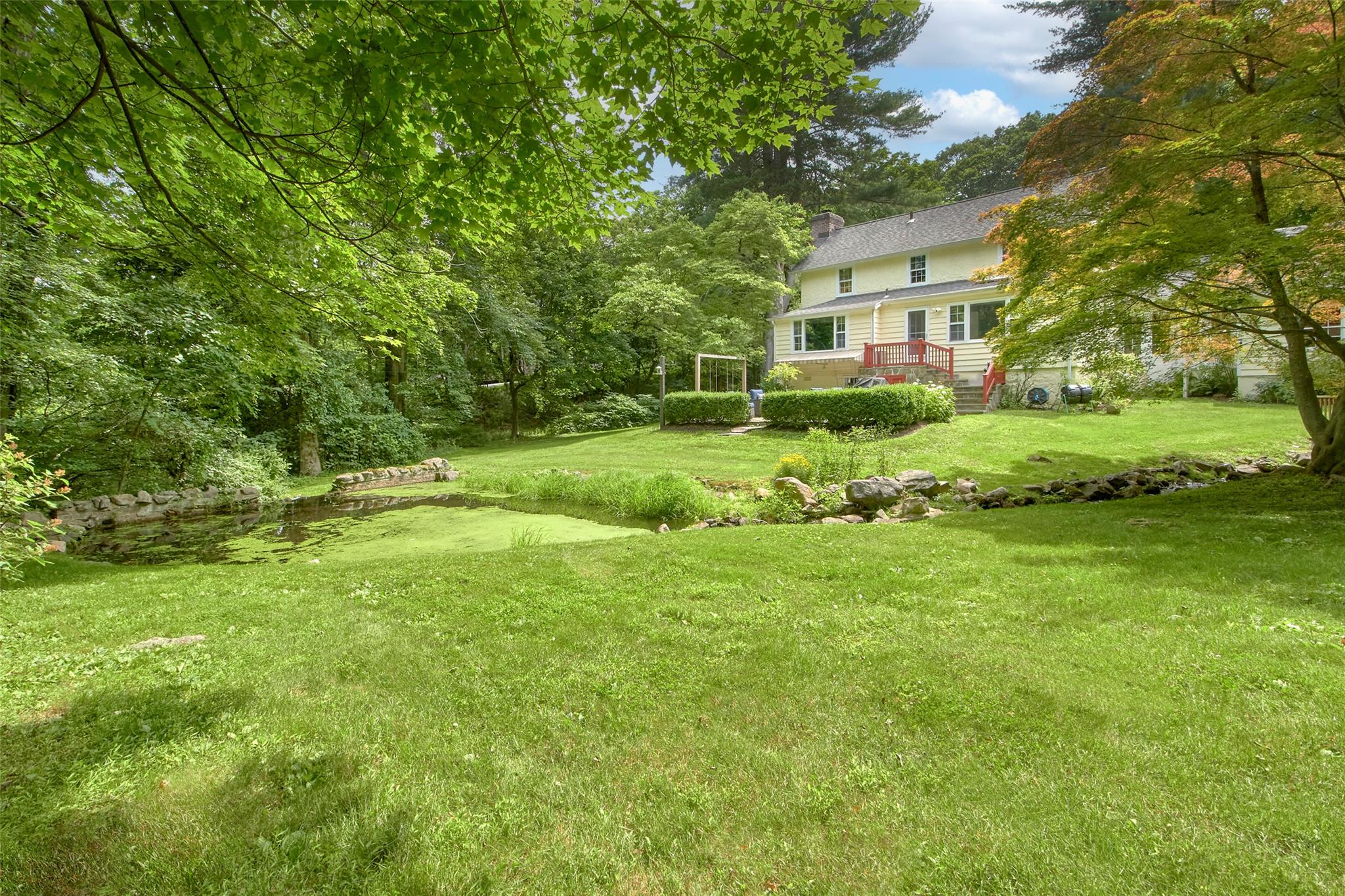 Chappaqua, New York 10514, United States, 3 Bedrooms Bedrooms, ,4 BathroomsBathrooms,Residential,Active,162186