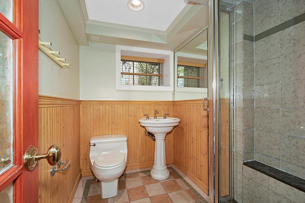 Chappaqua, New York 10514, United States, 3 Bedrooms Bedrooms, ,4 BathroomsBathrooms,Residential,Active,162186