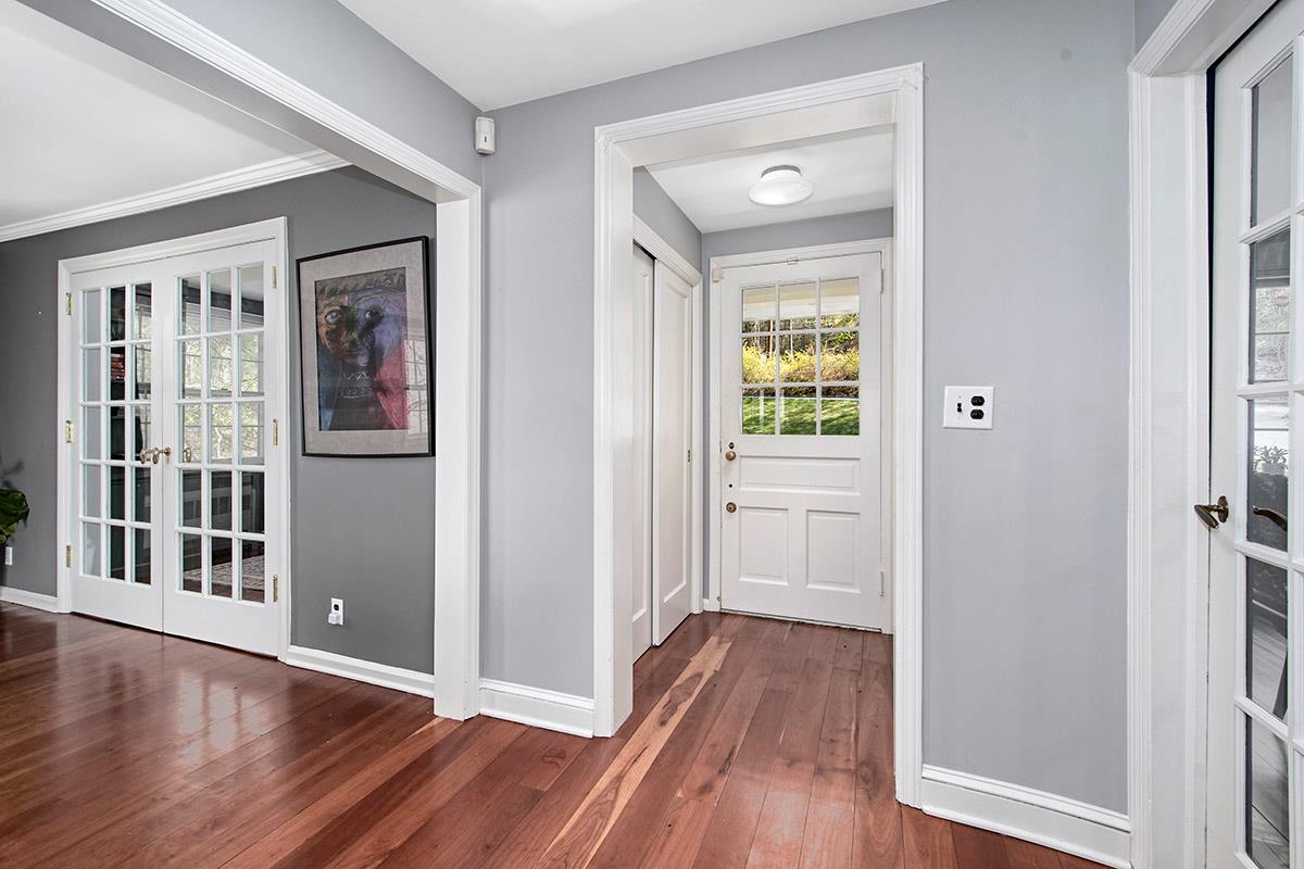 Chappaqua, New York 10514, United States, 3 Bedrooms Bedrooms, ,4 BathroomsBathrooms,Residential,Active,162186