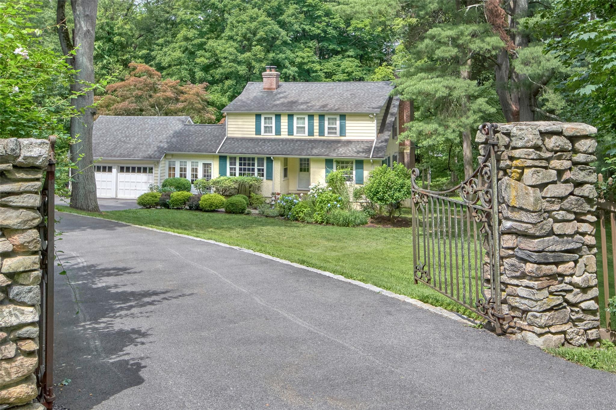 Chappaqua, New York 10514, United States, 3 Bedrooms Bedrooms, ,4 BathroomsBathrooms,Residential,Active,162186