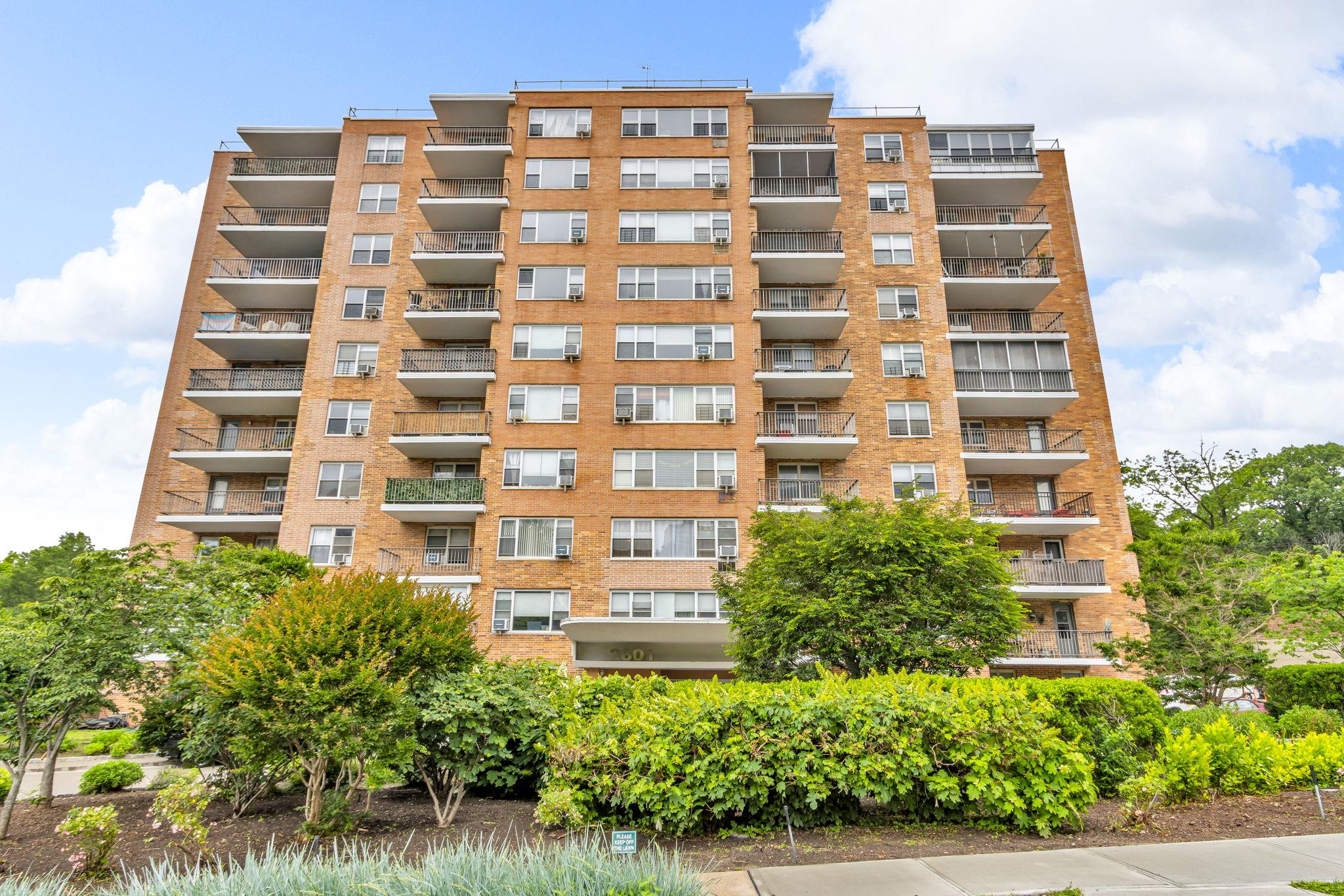 Henry Hudson Parkway 5E, Bronx, New York - 1 Bedrooms  
1 Bathrooms  
4 Rooms - 