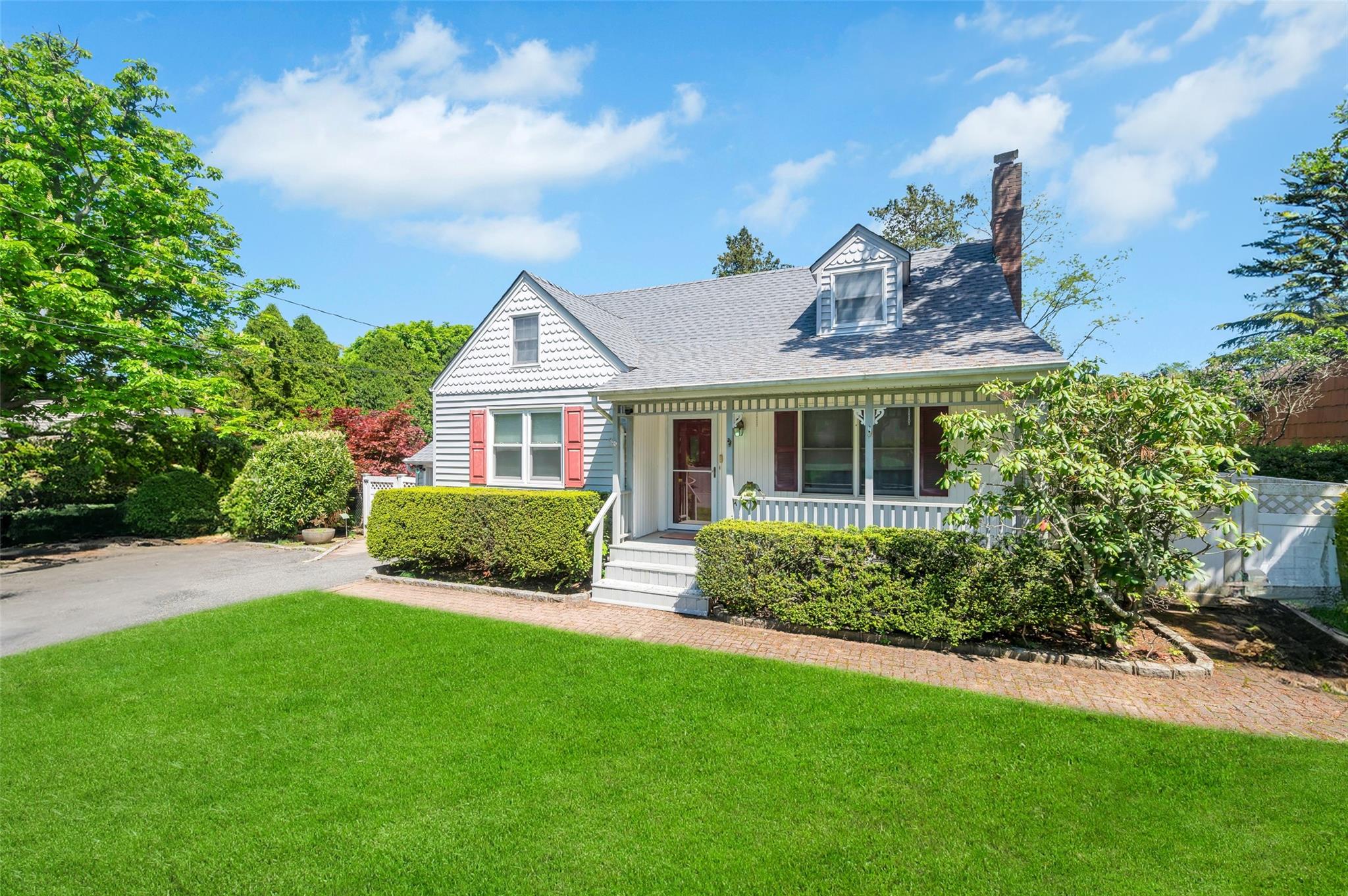 9 Forest Road, Kings Park, New York image 2