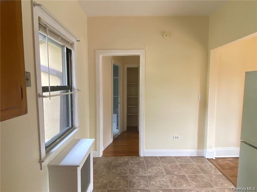 176 Colonial Parkway 2N