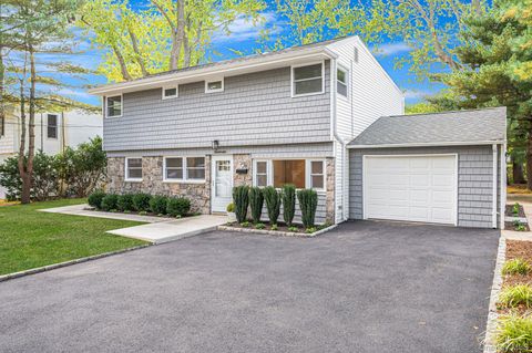 11 Lucille Lane Commack NY 11725