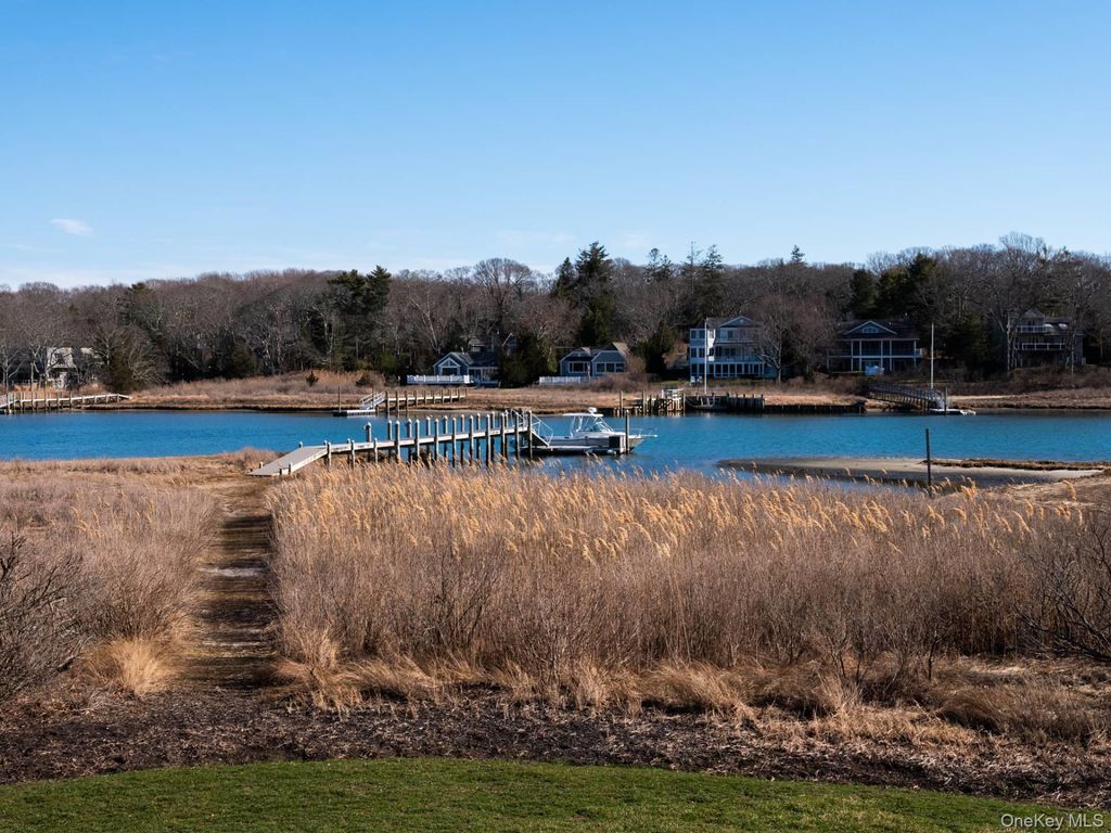 Photo of 1940 Mason Drive, Cutchogue, NY 11935 (MLS # 978320)