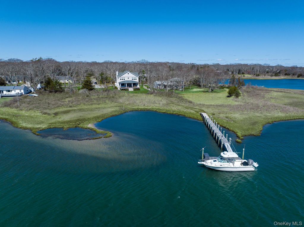 Photo of 1940 Mason Drive, Cutchogue, NY 11935 (MLS # 978320)