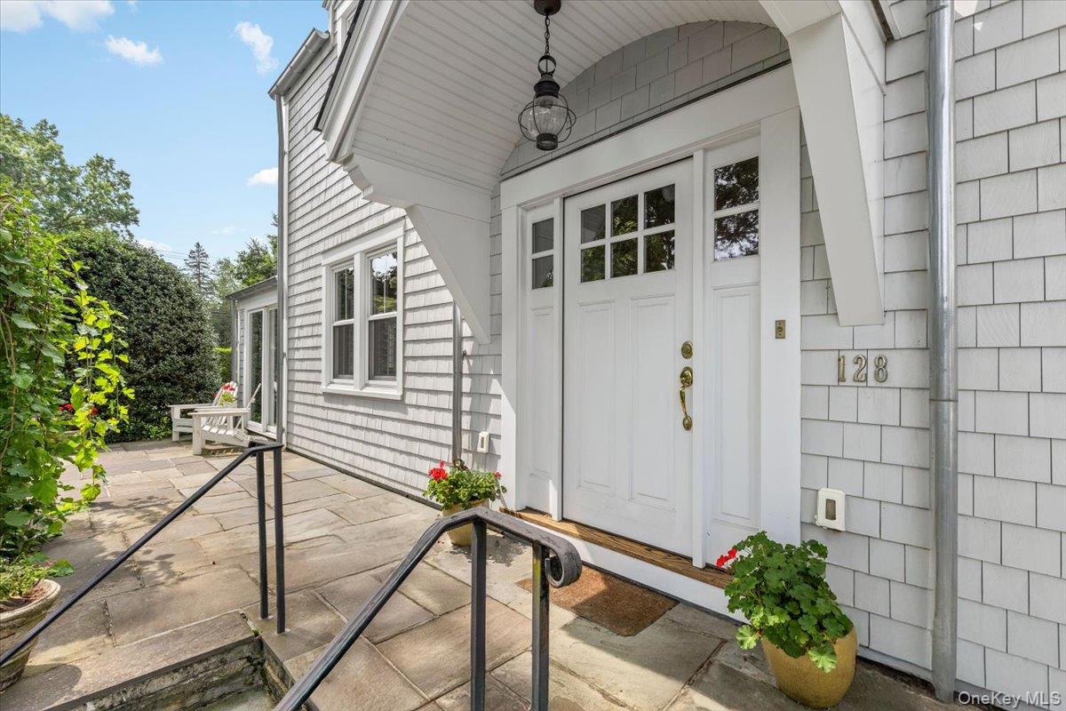 128 RALPH Avenue
